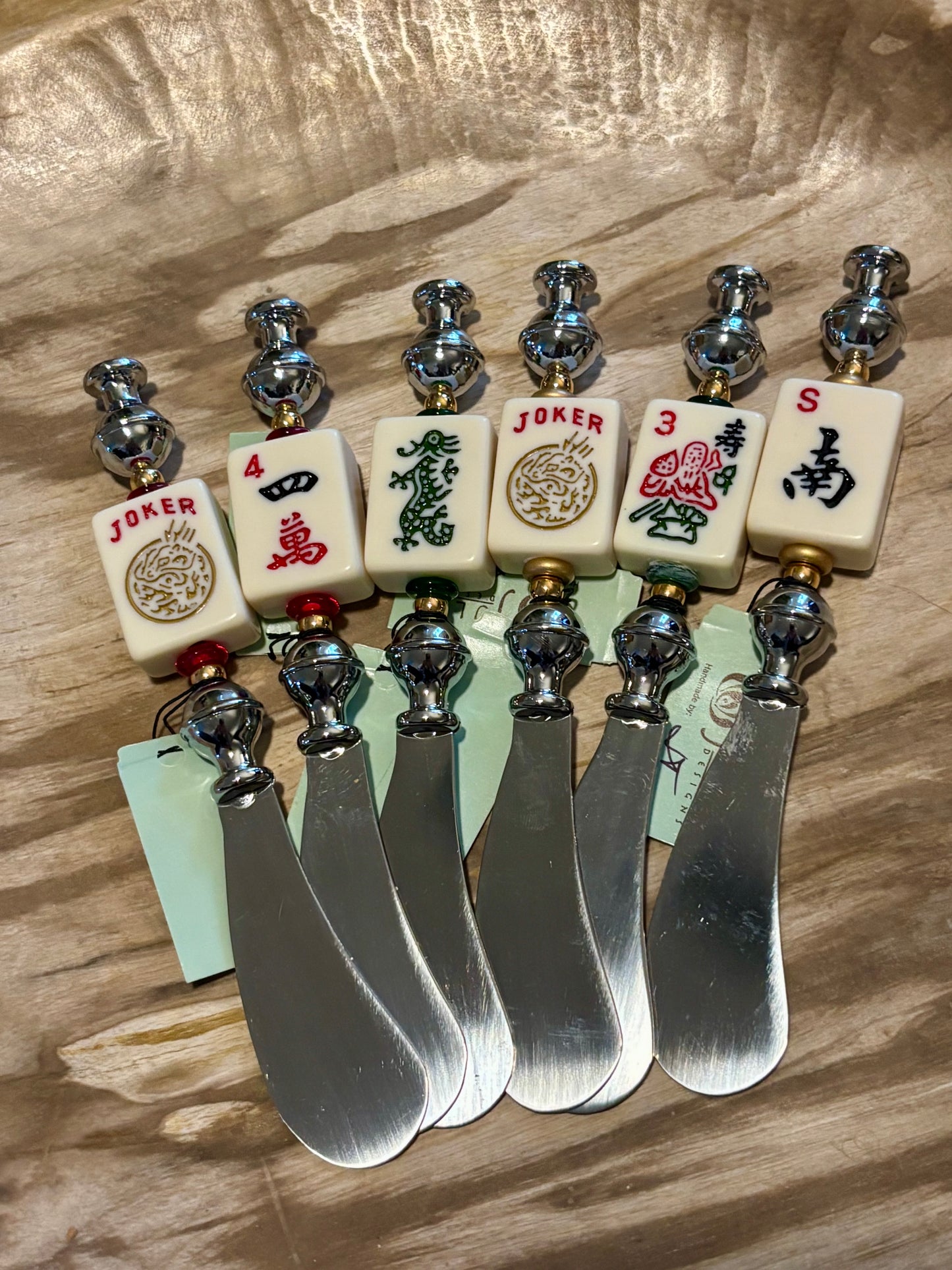 Mahjong tile spreader with real tile